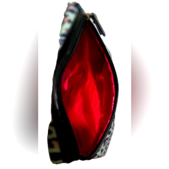 Juicy Couture Leopard Print Clutch - Black and Cream Cosmetic Case - Picture 8 of 8